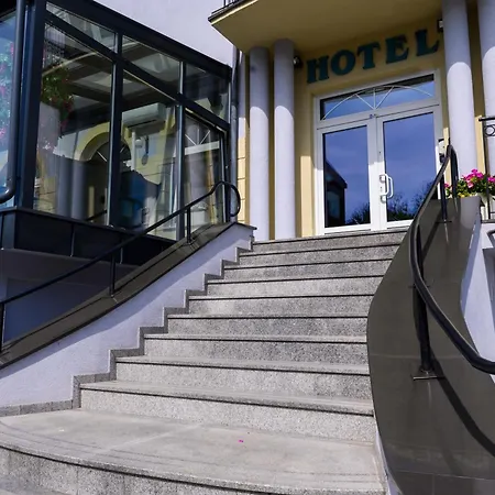 Hotel apartamentowy Moris *