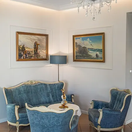 Moris Aparthotel *
